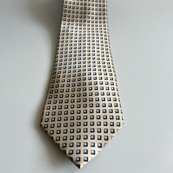 VANDERBILT 100% Silk Necktie Tie Yellow with Blue Square Print - Picture 3 of 8